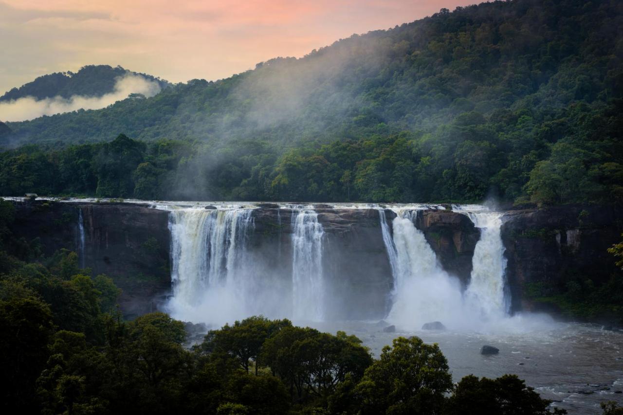 Bluemist Resorts Athirappilly Eksteriør bilde